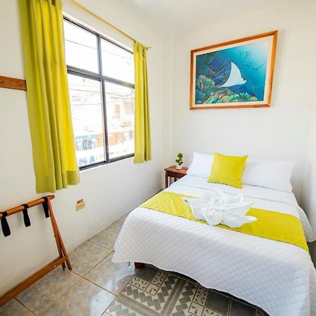 Suites En El Centro Puerto Ayora  Exterior foto