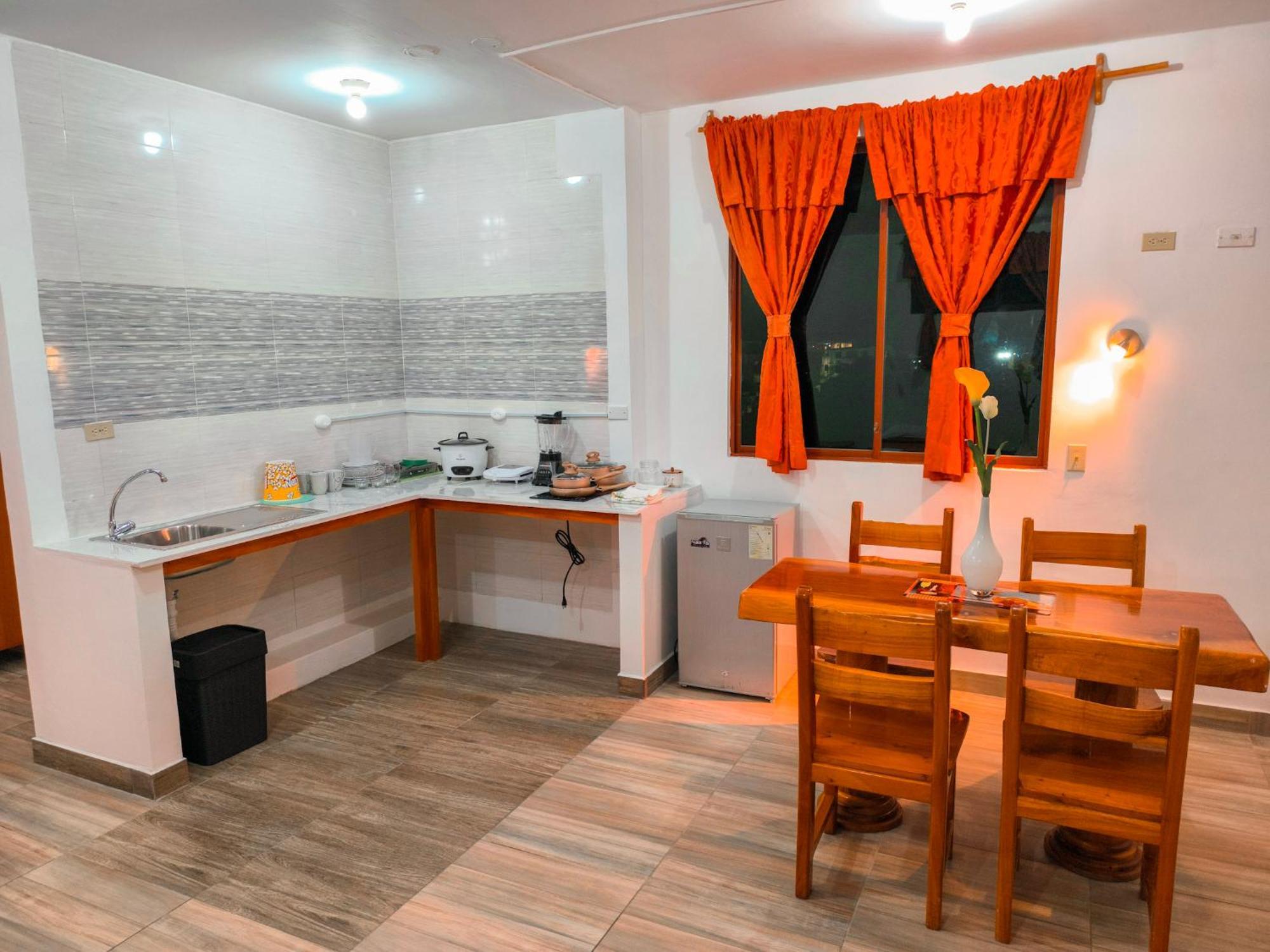 Suites En El Centro Puerto Ayora  Exterior foto